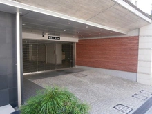 【神奈川県/横浜市青葉区藤が丘】プラウド青葉藤が丘 駐車場：車両出入口