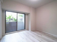 【神奈川県/川崎市麻生区上麻生】新百合ヶ丘パークハウス2番街 洋室：約7.9帖