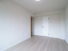 【神奈川県/川崎市麻生区上麻生】新百合ヶ丘パークハウス 洋室：約9.0帖