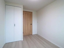 【神奈川県/川崎市麻生区上麻生】新百合ヶ丘パークハウス 洋室：約4.7帖