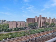 【神奈川県/川崎市麻生区上麻生】新百合ヶ丘パークハウス 眺望：LDK側バルコニーから