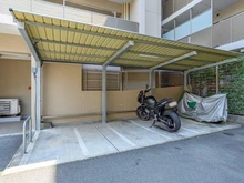 【東京都/町田市中町】グローリオレジデンス町田中町 バイク置場