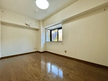 【神奈川県/横浜市青葉区奈良町】ワコーレ玉川学園 B-3号棟 洋室：約6.4帖