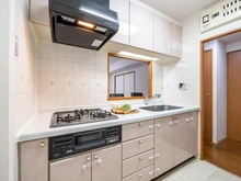 【神奈川県/横浜市鶴見区大東町】ルイシャトレ鶴見 ウエストコート キッチン