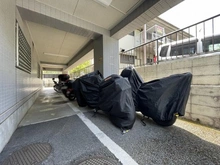 【神奈川県/川崎市宮前区南平台】ベルフォーレ宮前平 駐輪場