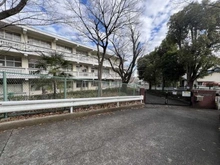 【神奈川県/横浜市青葉区青葉台】田園青葉台住宅団地 14号棟 榎が丘小学校（現地より約1,100m）