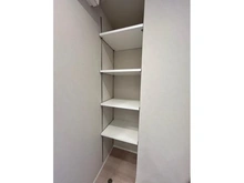 【神奈川県/横浜市鶴見区大東町】ルイシャトレ鶴見 ウエストコート LDK壁面収納