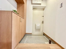 【神奈川県/横浜市旭区若葉台】若葉台団地 2‐21号棟 玄関