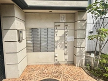 【神奈川県/横浜市青葉区榎が丘】グランビスタ青葉台 宅配BOX：メールBOX