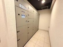 【神奈川県/座間市東原】アデニウムさがみ野 宅配BOX
