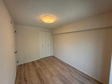 【神奈川県/相模原市南区相模大野】相模大野ハイライズ 洋室：約5.1帖