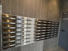【神奈川県/横浜市鶴見区上の宮】プレミスト菊名 メールBOX