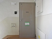 【神奈川県/横浜市青葉区美しが丘】たまプラーザ団地4街区2号棟 玄関