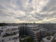 【神奈川県/横浜市港北区大豆戸町】藤和ハイタウン大倉山 眺望：最上階・南向きにつき陽当たり、眺望良好