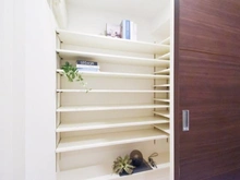 【東京都/町田市南町田】アーリアレジデンス南町田 収納：シューズインクローゼット