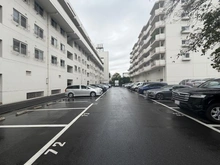 【神奈川県/横浜市青葉区青葉台】ドルフ青葉台 4号棟 駐車場