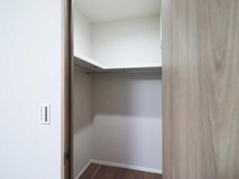 【神奈川県/川崎市中原区上平間】クレッセント新川崎エグゼ 収納