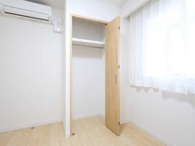 【神奈川県/川崎市麻生区金程】コスモ新百合ヶ丘 洋室