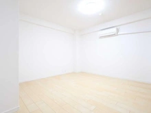 【神奈川県/川崎市麻生区金程】コスモ新百合ヶ丘 洋室