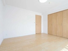 【神奈川県/川崎市麻生区金程】コスモ新百合ヶ丘 洋室