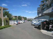 【神奈川県/横浜市緑区三保町】リーベスト中山 B棟 駐車場