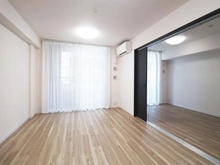 【神奈川県/厚木市中町】ベルドゥムール本厚木 リビング・ダイニング：右：洋室