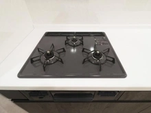 【神奈川県/厚木市中町】ベルドゥムール本厚木 キッチン：三口コンロ