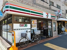 【東京都/文京区根津】コーポ根津清水 セブンイレブン根津駅前店（現地より約120m）：徒歩2分