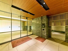 【東京都/新宿区原町】プラウド新宿牛込柳町 エントランス