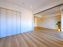 【東京都/文京区白山】グランドシティ白山 洋室：写真右側：リビング・ダイニング