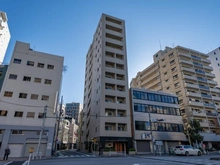 【東京都/台東区蔵前】スカイコート蔵前 外観：写真中央