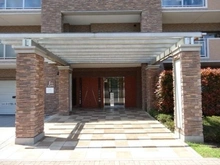 【東京都/世田谷区粕谷】ジェイシティ千歳烏山 エントランス