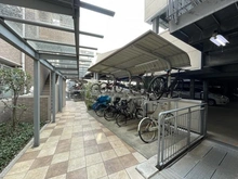 【東京都/世田谷区粕谷】ジェイシティ千歳烏山 駐輪場