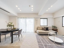 【東京都/港区虎ノ門】ザ・パークハウス愛宕虎ノ門 リビング・ダイニング：※家具調度品等は販売価格に含まれません。