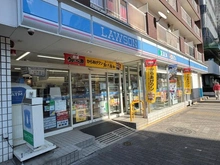【東京都/渋谷区恵比寿】リ・プレゼ恵比寿 ローソン広尾5丁目店（現地より約160m）：約徒歩2分