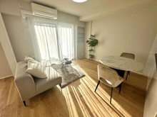 【東京都/目黒区中目黒】ソフィアーレ代官山 リビング・ダイニング：（左）洋室
※家具・調度品は販売価格に含まれておりません