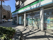 【東京都/渋谷区恵比寿】リシェ広尾 ファミリーマート恵比寿2丁目店（現地より約220m）