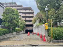 【東京都/港区赤坂】パルティール赤坂 駐車場：地下駐車場出入口