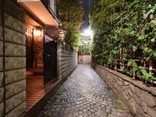 【東京都/新宿区赤城元町】パークコート神楽坂 兵庫横丁（現地より約950m）