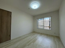 【千葉県/浦安市入船】入船中央エステート 27号棟 洋室：大規模修繕中