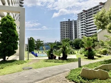 【千葉県/市川市島尻】クレストシティタワーズ浦安 ブライトウィング棟 敷地内