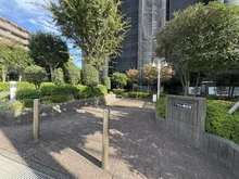 【千葉県/習志野市津田沼】エクセル津田沼 外観：大規模修繕中