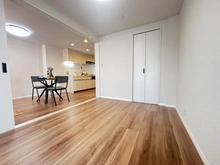 【千葉県/市川市福栄】ニックハイム行徳第二 洋室：左：LDK