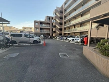 【千葉県/市川市南八幡】ヒルズ本八幡プレシャスコート 駐車場