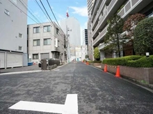 【東京都/港区東麻布】ファミール東麻布ベルファース 前面道路