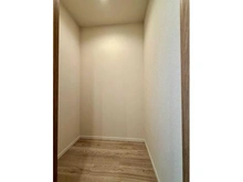 【東京都/港区芝】カテリーナ三田タワースイート ウエストアーク 収納：納戸