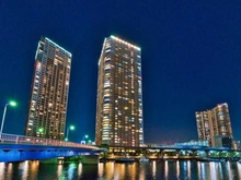 【東京都/港区芝浦】芝浦アイランドグローヴタワー 外観：写真中央の建物が芝浦アイランドグローヴタワーです。