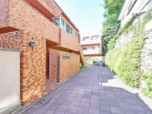 【東京都/港区三田】 三田ダイヤモンドパレス B棟 敷地内