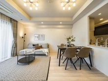 【東京都/渋谷区恵比寿南】プラウド恵比寿ヒルサイドガーデン リビング・ダイニング：家具調度品は価格に含まれません