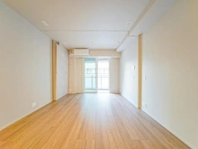 【東京都/渋谷区東】プラウド渋谷東 洋室：手前：LDK